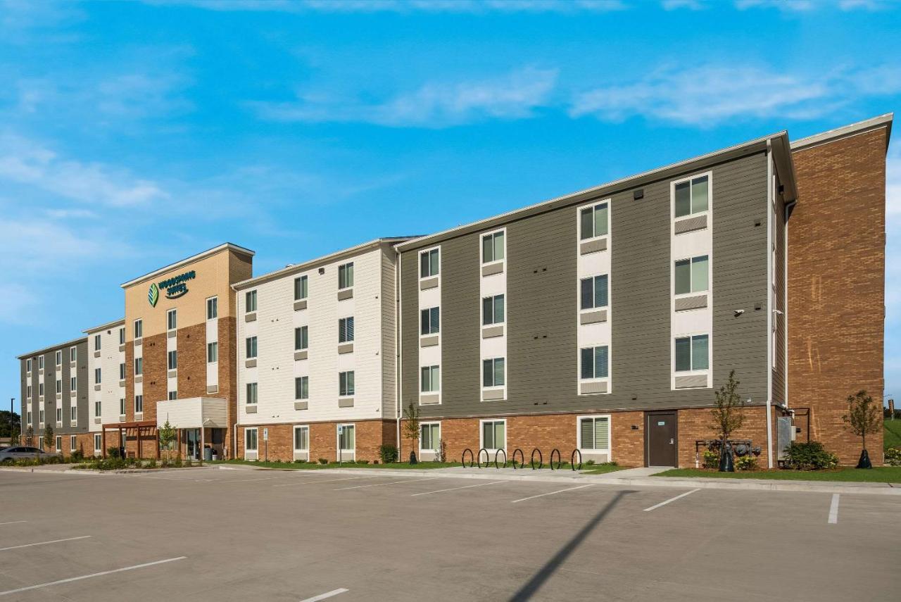 Woodspring Suites Milwaukee - Menomonee Falls Exterior photo