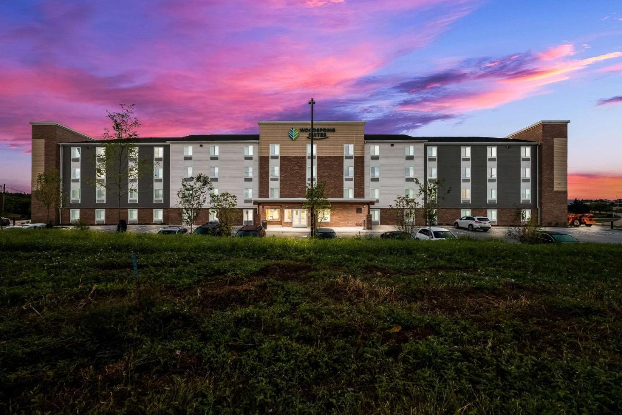 Woodspring Suites Milwaukee - Menomonee Falls Exterior photo