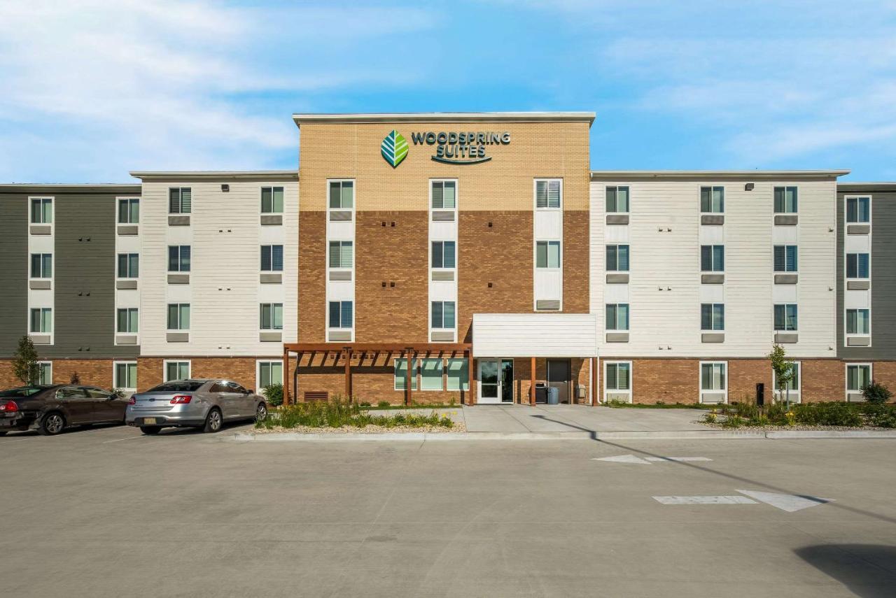 Woodspring Suites Milwaukee - Menomonee Falls Exterior photo