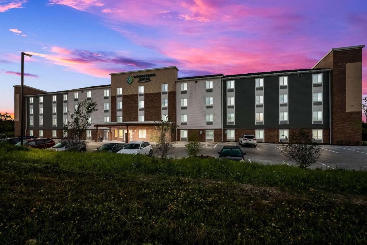 Woodspring Suites Milwaukee - Menomonee Falls Exterior photo